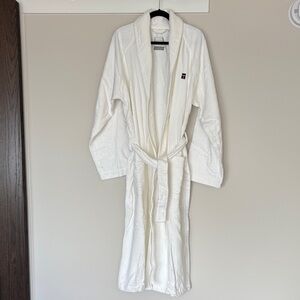 Men’s XL Plush White Robe